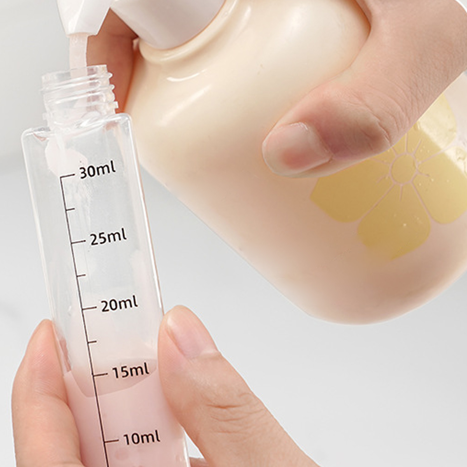 4-in-1 Travel Liquid Dispenser - مراجعة Gel Refill Pack وسعره